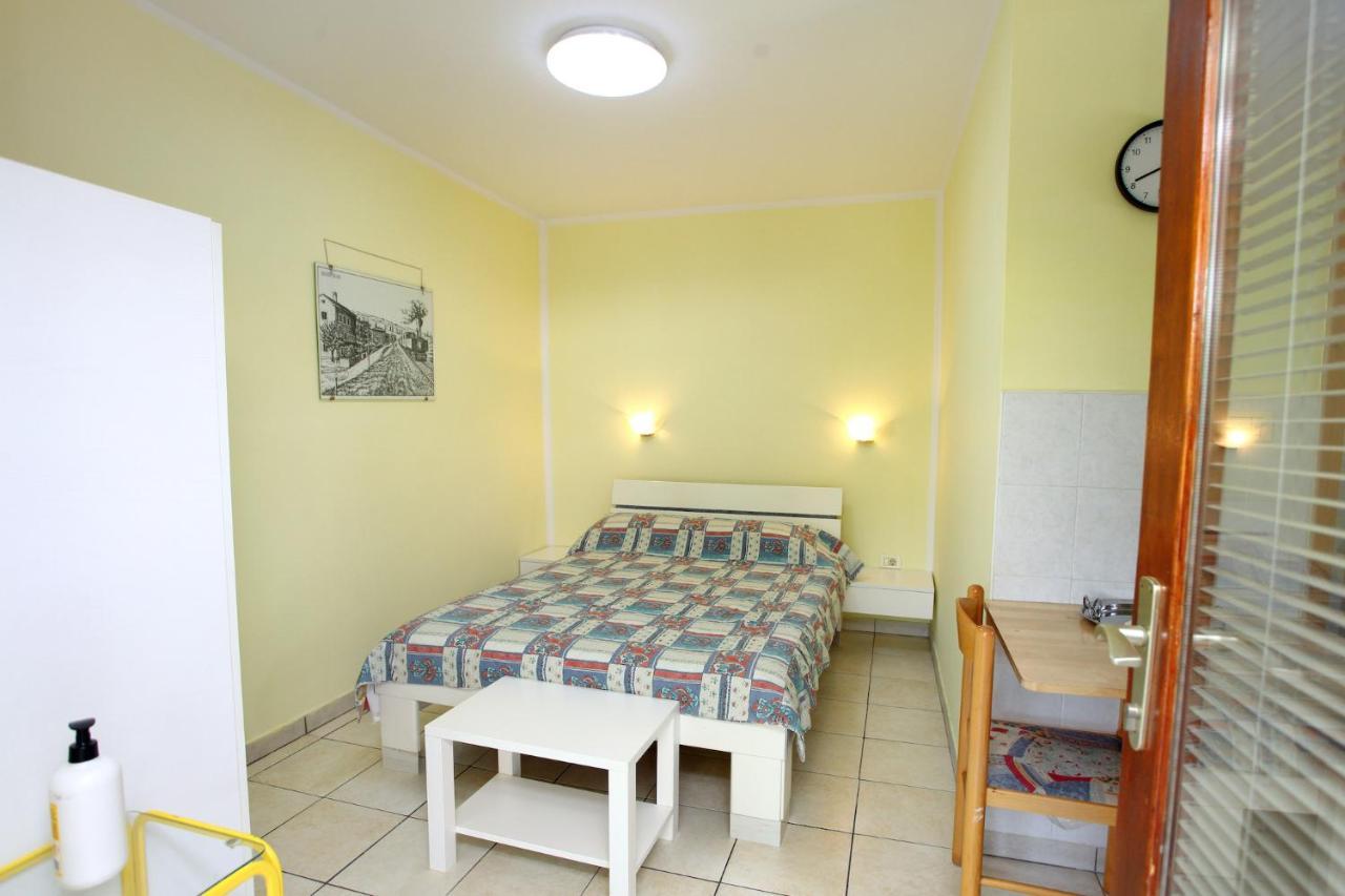 Dino Studio And Room Apartments Portorož Eksteriør bilde